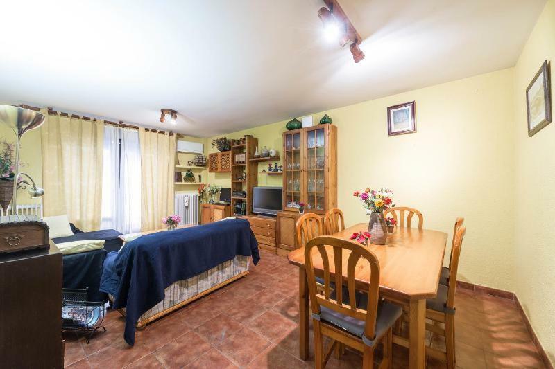 マドリードVivienda Familiar Con Jardin Junto A Ifemaアパートメント エクステリア 写真
