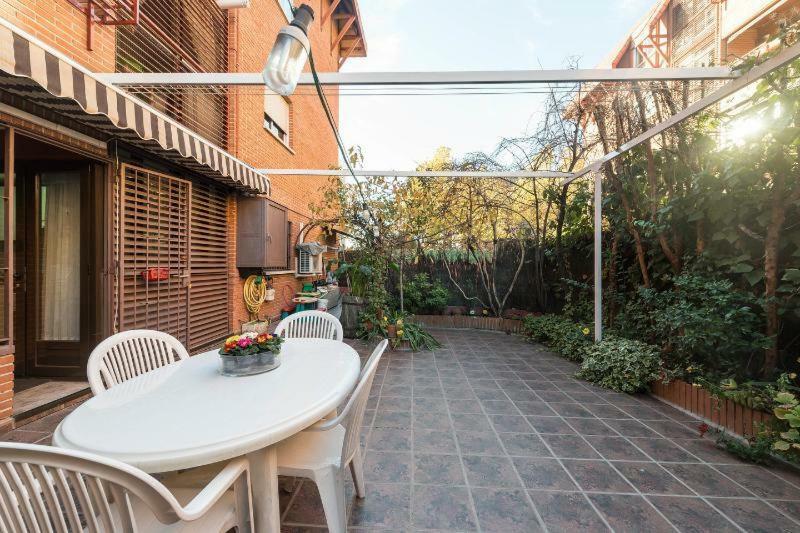 マドリードVivienda Familiar Con Jardin Junto A Ifemaアパートメント エクステリア 写真